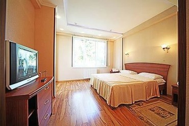 фото 2-местный 2-комнатный люкс, Отель Дельфин (Пицунда), Отель "Дельфин", Абхазия