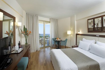 фото Отель "Golden Bay" (Кипр, Ларнака), Отель "Golden Bay" 5*, Кипр