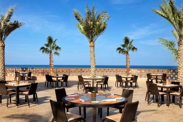 фото Отель "Sheraton Sharjah Beach Resort & Spa 5*", Отель "Sheraton Sharjah Beach Resort & Spa" 5*, ОАЭ