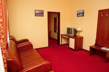 фото Отель Гранд, Крым(Судак), Люкс Suite MV (вид на мыс Алчак) 2-х местный 2-х комнатный, Отель "Гранд (Судак)", Судак
