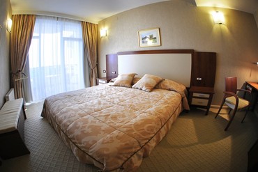 фото Отель Алые паруса (Феодосия),LUXE 2-местный,2-комнатный, Отель "Алые паруса (Феодосия)", Феодосия