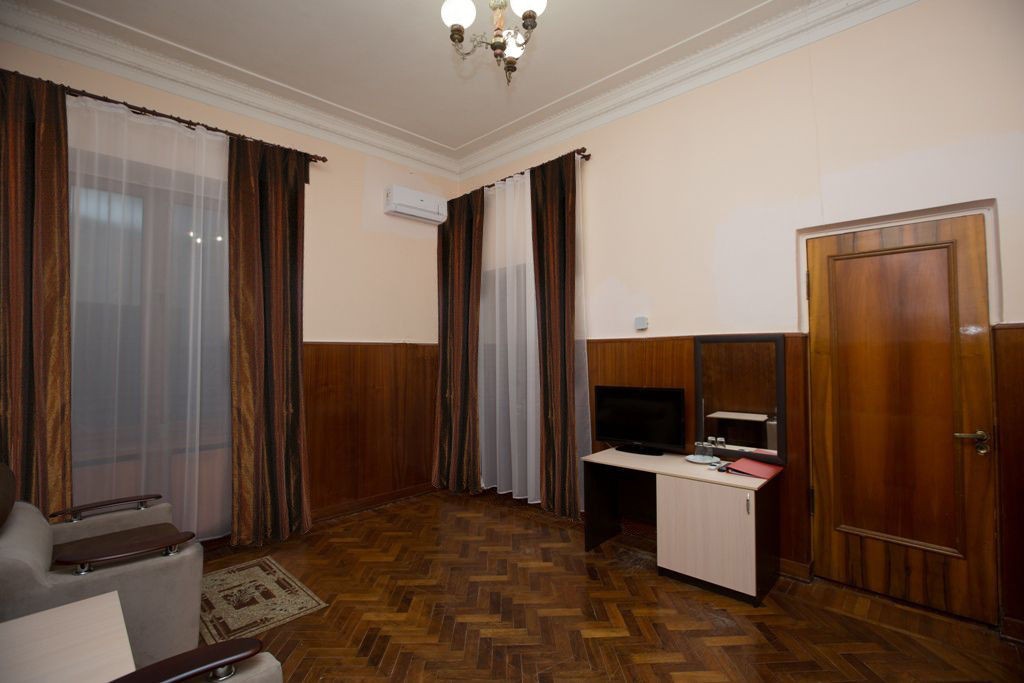фото 2-комнатный 2-местный, Отель "Орджоникидзе", Сочи