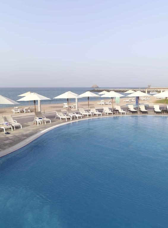 фото бассейн, Отель "Radisson Blu Resort Fujairah 5*", Фуджейра