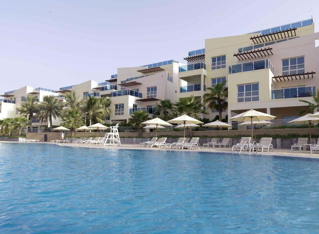 фото бассейн, Отель "Radisson Blu Resort Fujairah 5*", Фуджейра