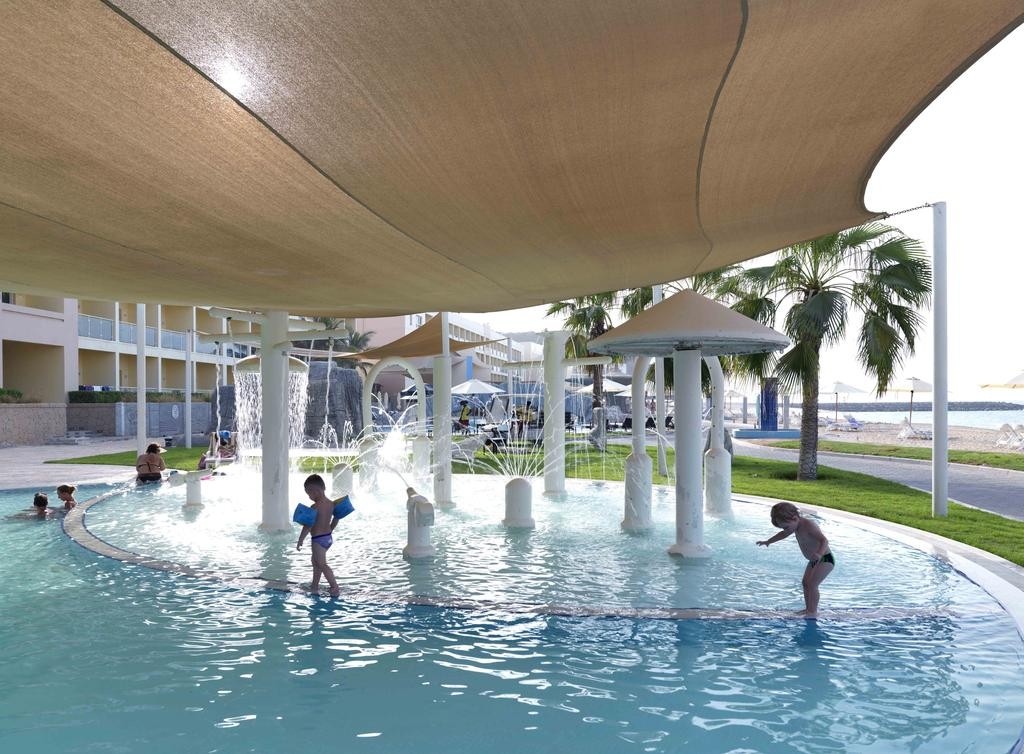 фото бассейн для детей, Отель "Radisson Blu Resort Fujairah 5*", Фуджейра