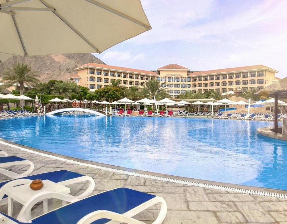 фото Бассейн, Отель "Fujairah Rotana Resort & SPA 5*", Фуджейра