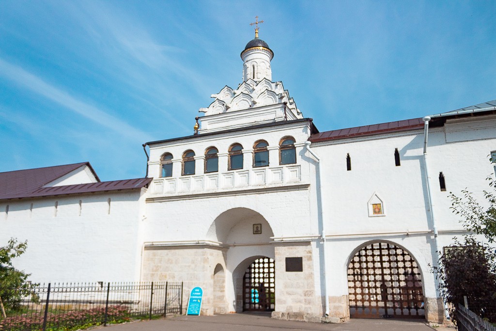 Владычный женский монастырь Серпухов черно белые фотографии. Тарусская серпухов завтра