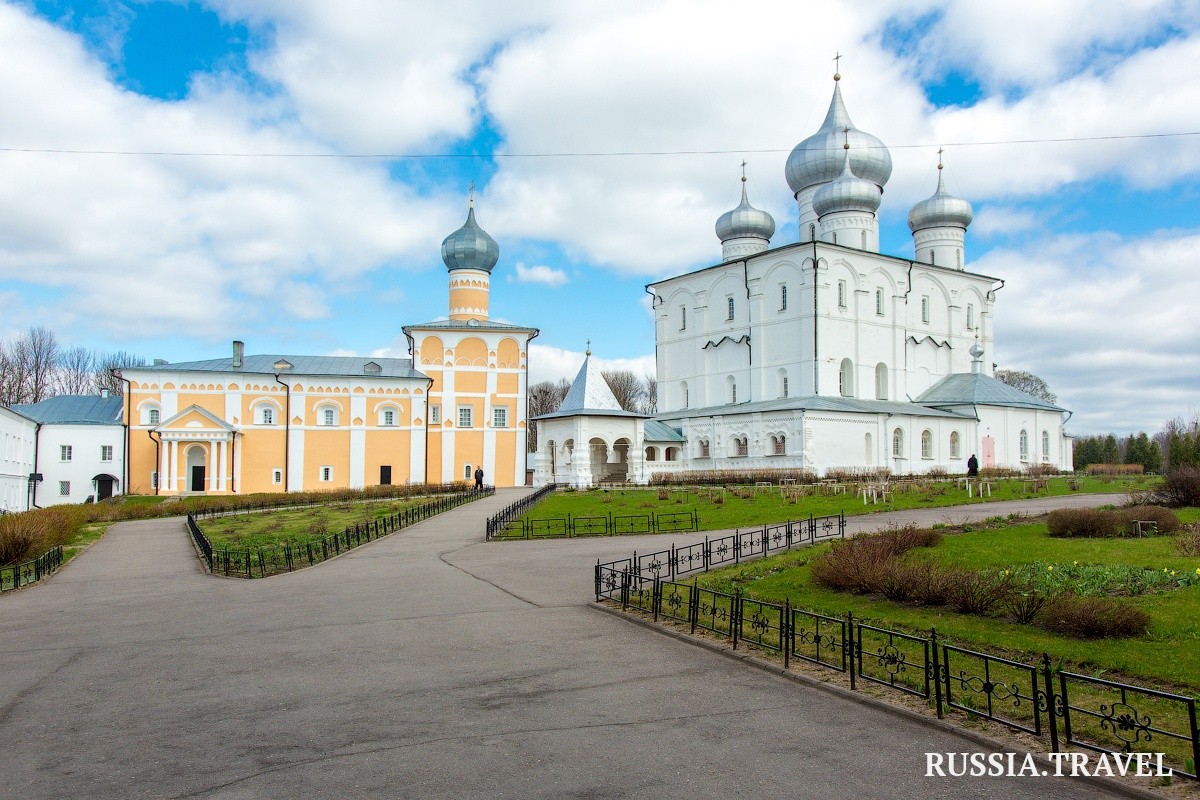 Варлаамо-Хутынский Спасо-Преображенский монастырь в городе 