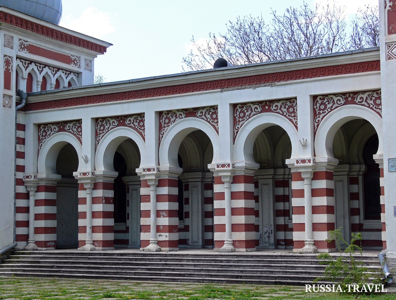 Ванны Островского в городе 