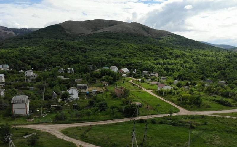 Село перевальное. Село Перевальное Симферопольского района. Симферополь село Перевальное. Симферополь Перевальное. Посёлок Перевальный Крым.