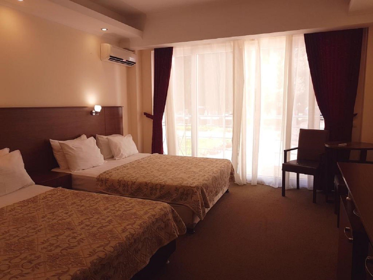 Махачкала отель marwa. Резорт махачкала. Царская аллея абхазия новый афон. Отель марва дагестан махачкала. Alleya resort 4.